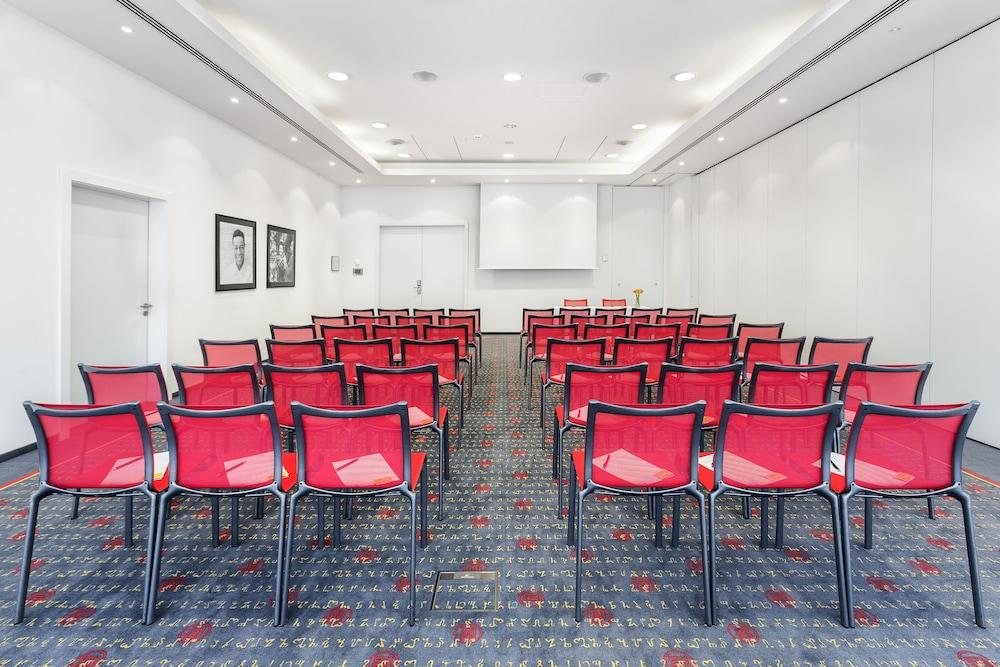 Vienna House Easy By Wyndham Pilsen Hotel Ngoại thất bức ảnh
