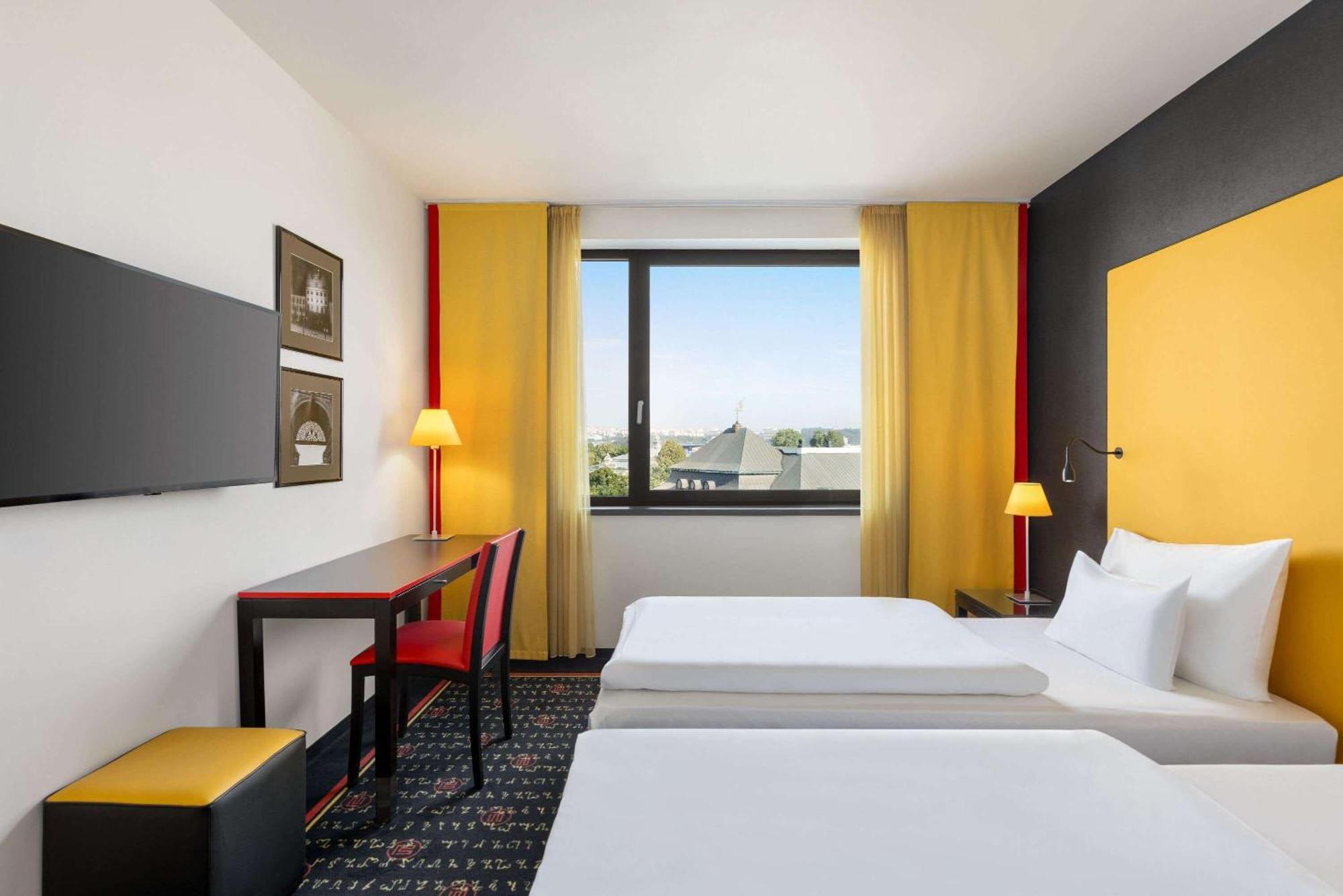 Vienna House Easy By Wyndham Pilsen Hotel Ngoại thất bức ảnh