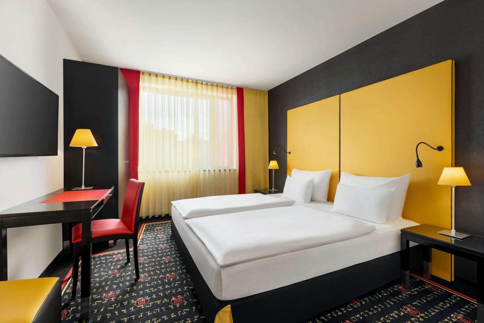 Vienna House Easy By Wyndham Pilsen Hotel Ngoại thất bức ảnh